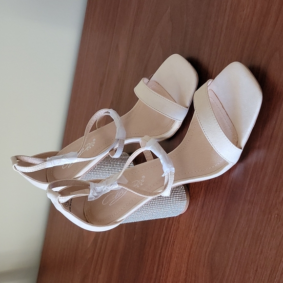 💙2xHP💙 Cathy Din Yamka-9 Nude Open-Toe Rhinestone Block Heels 10 - Picture 10 of 16